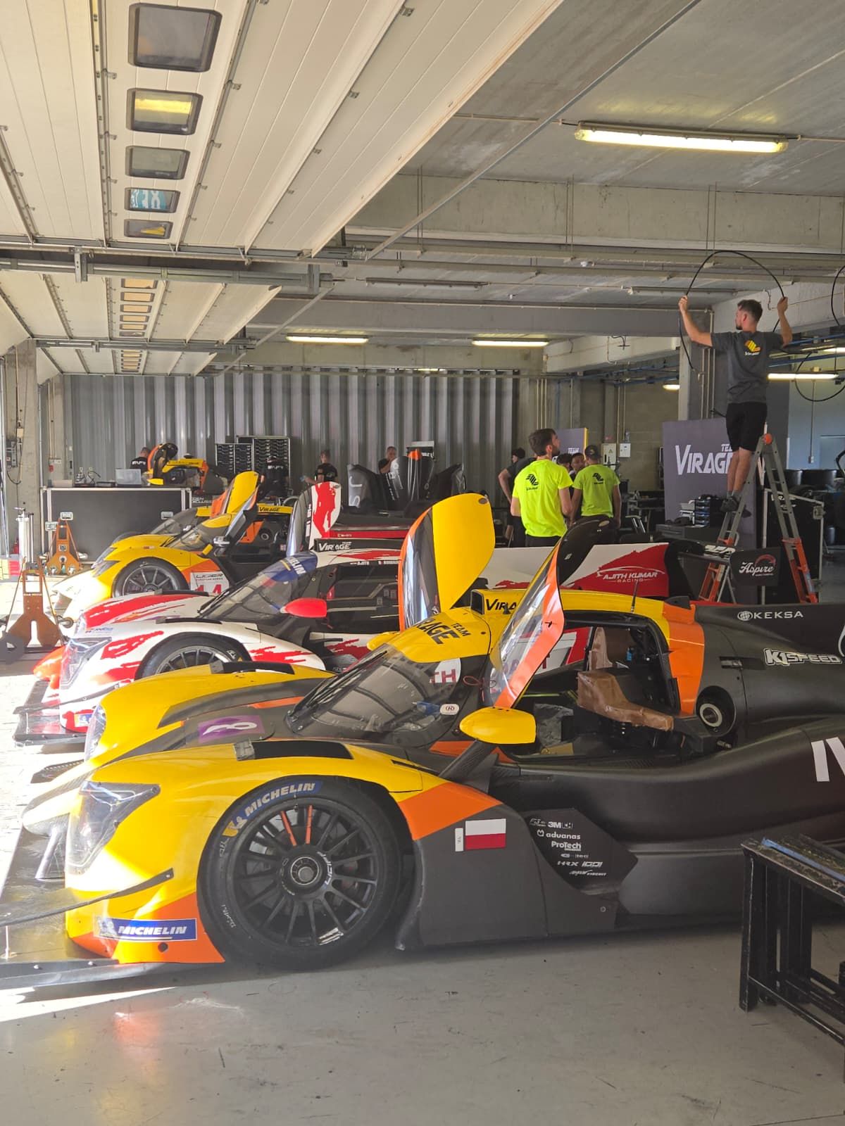 Team Virage garage
